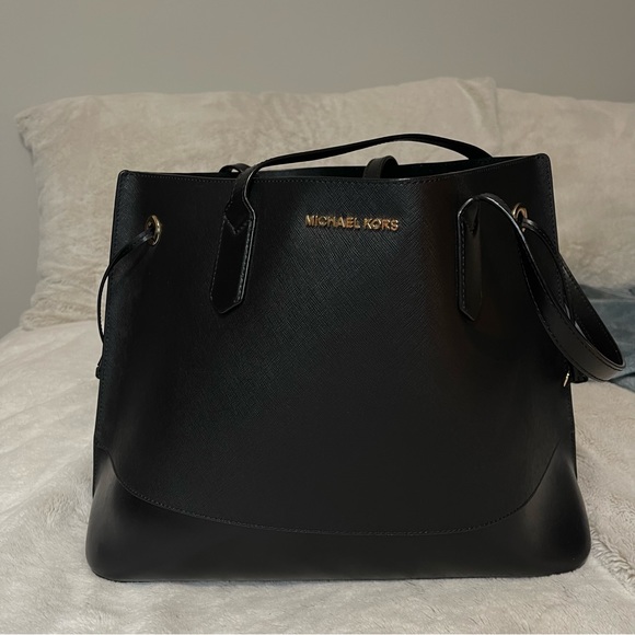 LIKE NEW Michael Kors black/gold tote bag - Picture 4 of 7